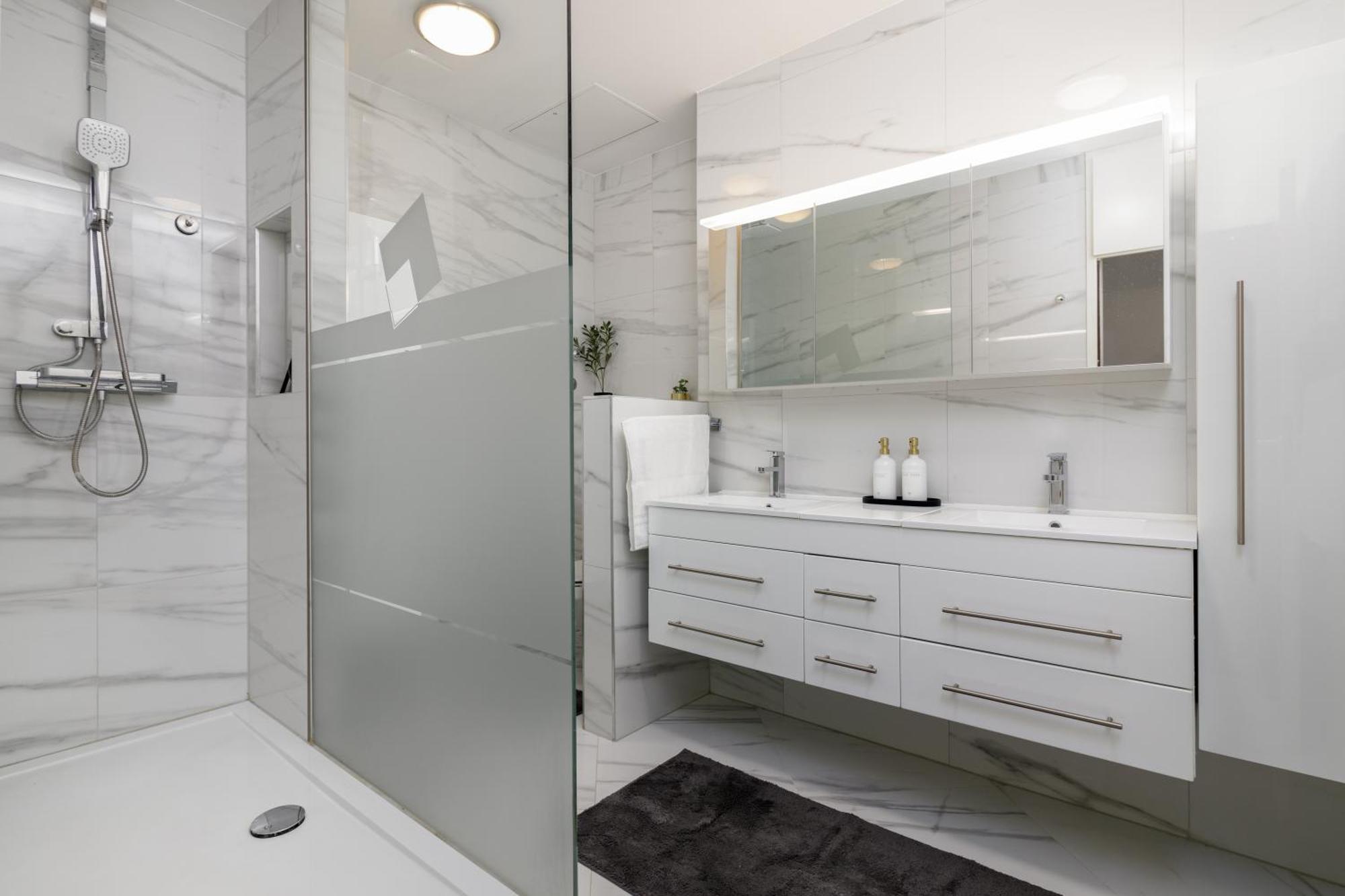 Highlife Apartment One Wiesbaden Wilhelmstrasse Buitenkant foto
