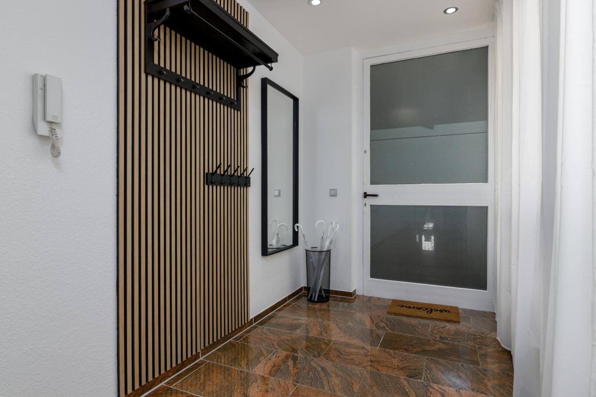 Highlife Apartment One Wiesbaden Wilhelmstrasse Buitenkant foto